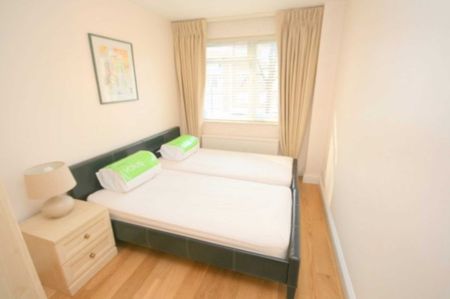 2 bed flat to rent - Photo 3