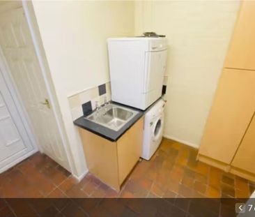 3 bedroom semi-detached house to rent - Photo 2