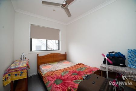 Centrally Located Unit Within Walking Distance to Main Shopping Precinct - Photo 2