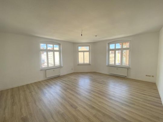 Traumhaft schöne 3 R Wohnung mit EBK - JETZT ZUSCHLAGEN ! - Photo 1