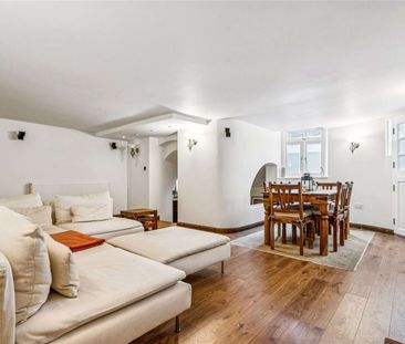 Spacious two bedroom apartment in the centre of Richmond - Photo 4