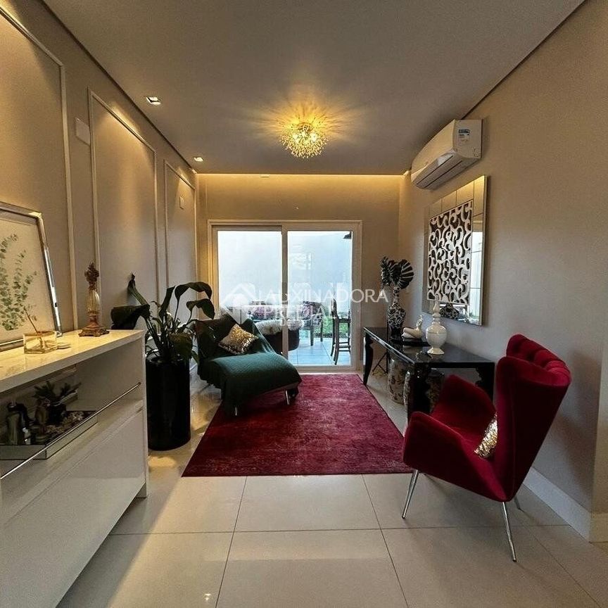 Sobrado com 4 quartos e 345m² para alugar em Estancia Velha, Canoas. - Photo 1