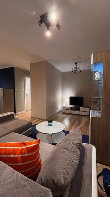 Komfortowa kawalerka z pełnym umeblowaniem i AGD - Photo 1