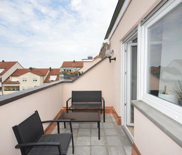 2-Zimmer-Dachgeschosswohnung ohne Aufzug, aber mit Loggia! Neumarkt... - Foto 3