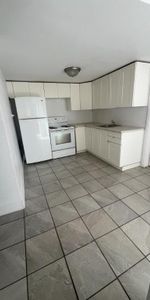 Grand 3½, 5 min, Métro CSteCatherine, Univ.Montréal, Hôpitaux, 1 avril - Photo 3