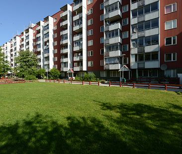 Skarpbrunnavägen 77, Norsborg - Foto 1