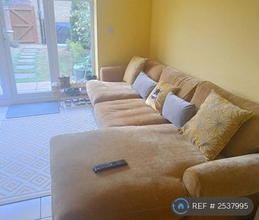 1 bedroom in a house share to rent - Photo 1