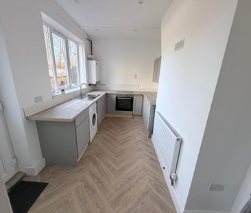 3 bedroom terraced house to rent - Photo 4