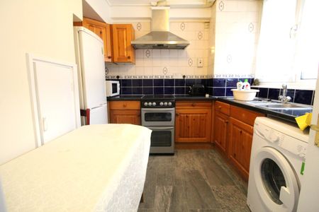 Room in a Shared Flat, Martindale House, E14 - Photo 2