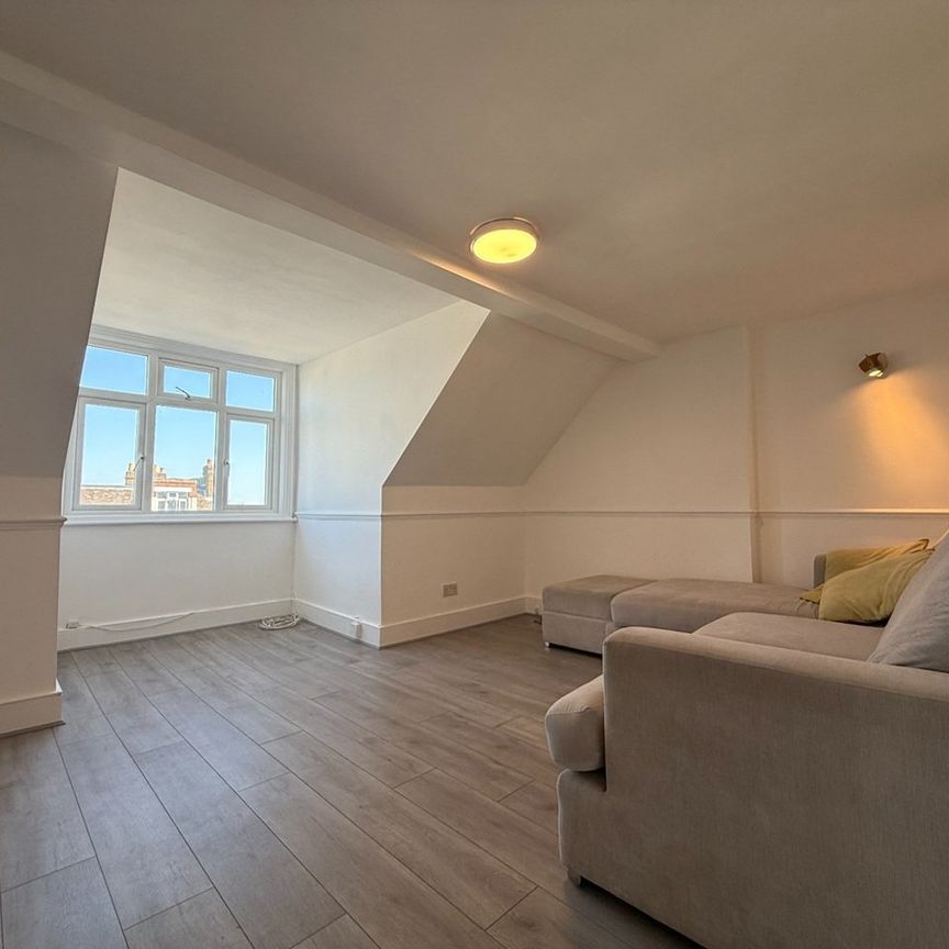 2 Bed Flat, Hurstbourne Road, SE23 - Photo 1