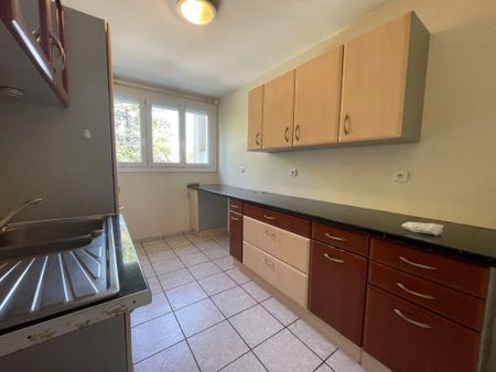 Location Appartement 5 pièces 79m² CHOLET 49300 - Photo 4