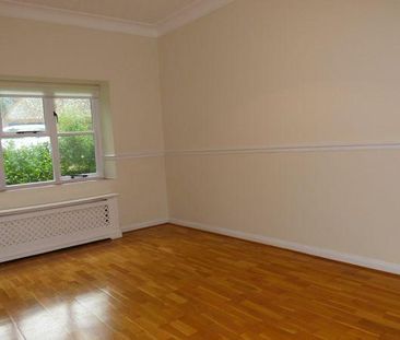 2 bedroom character property to rent - Photo 3
