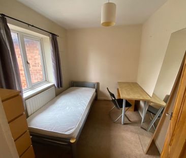 4 Bed Student Accommodation - Photo 5