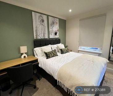 1 bedroom in a house share to rent - Photo 2