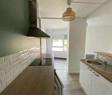 Location Appartement 2 pièces 49m² MONT ST AIGNAN 76130 - Photo 3