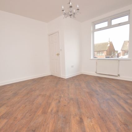 3 Bedroom Terraced House - Photo 1