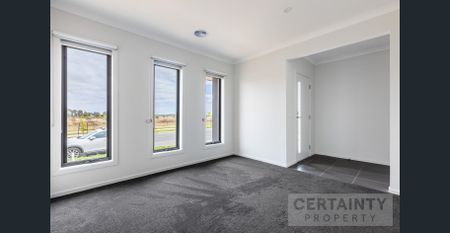 fully furnished 4 bedroom 3 bathroom unique family home in the heart of Wyndham Vale - Photo 2