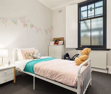 Family Home Opposite Parkland - Photo 5