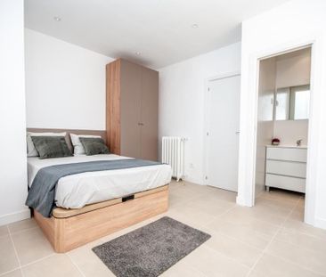 Calle Blanca de Navarra, Madrid, Community of Madrid 28010 - Photo 2