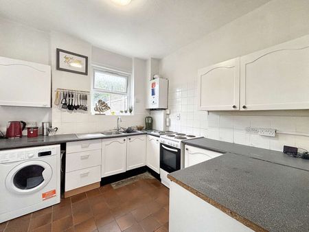 Duckett Road Room 5 - Photo 5