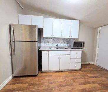 For Lease - 908 Windsor Avenue, Windsor, Ontario - Photo 6