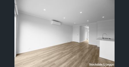 Brand New 4-Bedroom Townhouse in Wollert - Photo 2