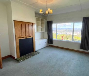 Charming 4-Bedroom Home with views in Wellington’s Desirable Northland - Photo 4