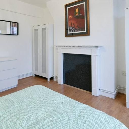 1 bedroom in a flat share to rent - Photo 1