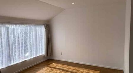 Spacious home in Churton Park - Photo 4