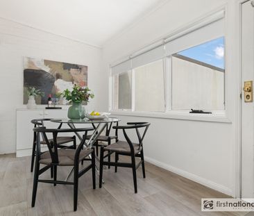 Charming CBD Home - Photo 6