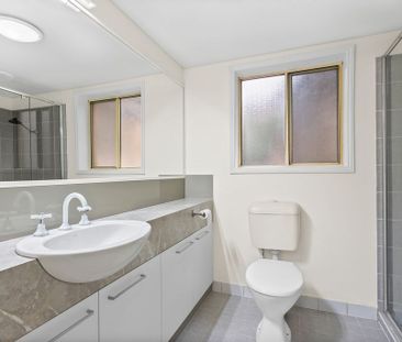 Beautifully Renovated Coastal Unit | Available Now - Photo 3