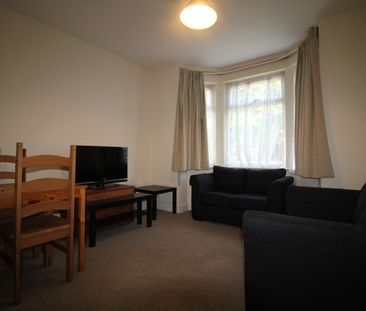 4 Bed Semi-Detached House, Burgess Road, SO17 - Photo 1