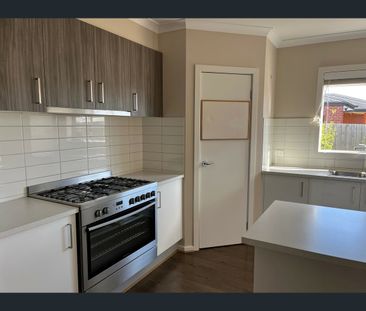22 Rogers Way, Lancefield, Vic 3435 - Photo 1