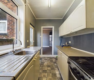 2 bedroom terraced house to rent - Photo 3