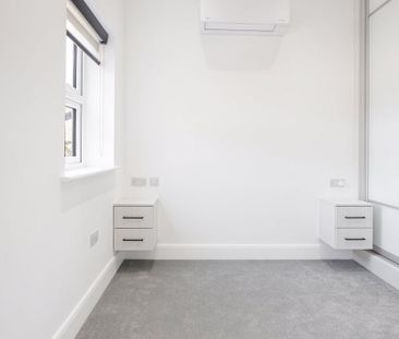 2 bedroom semi-detached house to rent - Photo 2