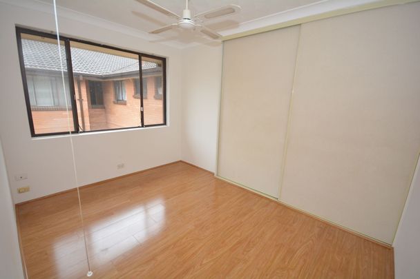SPACIOUS 2 BEDROOM APARTMENT! - Photo 1