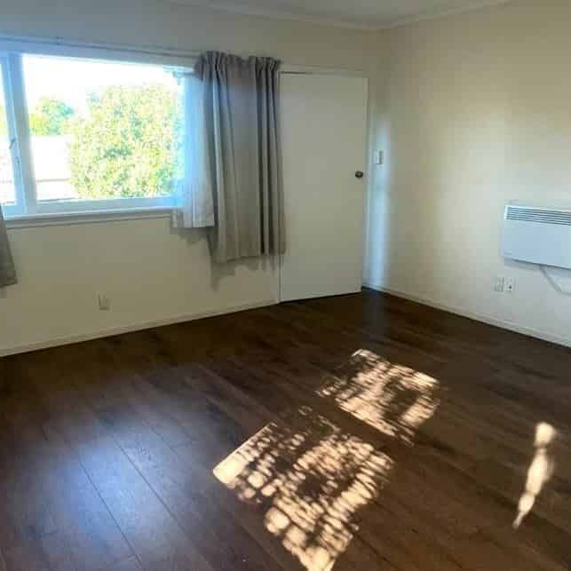 Spacious Family Home - Photo 1