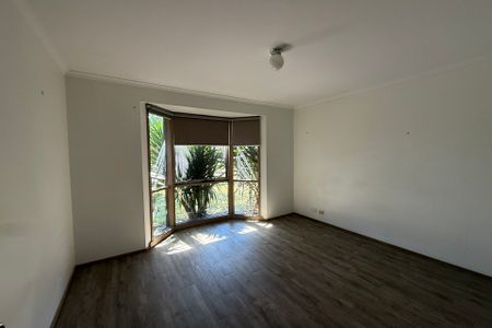 8 Greenhill Rise, Hampton Park VIC - Photo 5