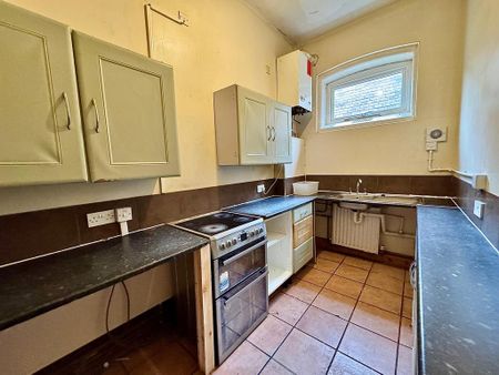2 bedroom flat to rent - Photo 2