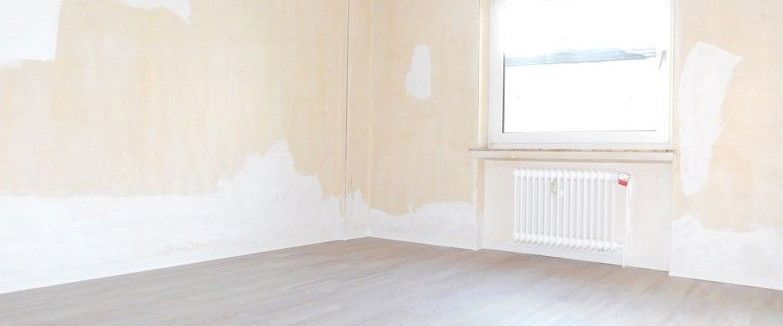 Frisch renovierte 2-Zi.-Whg. mit neuem Bad und neuem Boden - Photo 1