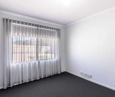 Spacious Family Home in a Prime Coastal Location - Photo 1