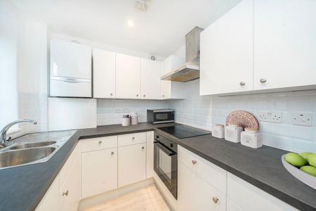 3 bedroom detached house to rent - Photo 4