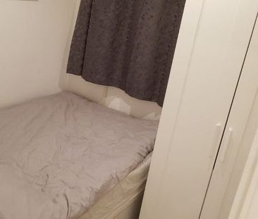 Room in a Shared Flat, Shannon Court, CR0 - Photo 3