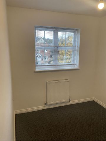 4 bedroom detached house to rent - Photo 4