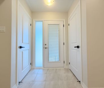 For Lease - 22 Esquire Way, Whitby, Ontario - Photo 6