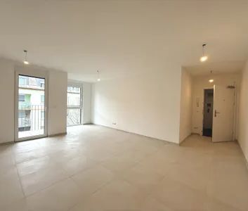 BEZUGSFERTIG: Neubau-Erstbezug mit Freifläche und Küche! - Foto 1