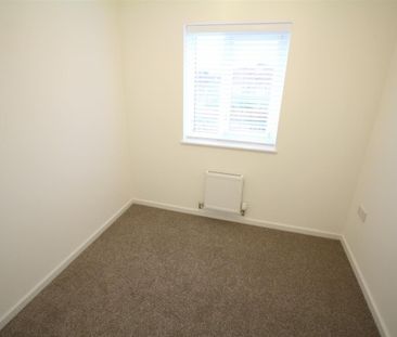 3 Bedroom House - Detached - Photo 4
