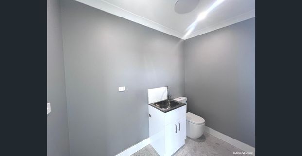 Freshly Renovated Beauty! - Photo 1