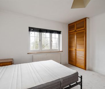 4 bed semi-detached house to rent in Station Road, Dorridge, Solihull - Photo 5