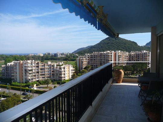 Location appartement 4 pièces, 110.61m², Mandelieu-la-Napoule - Photo 1